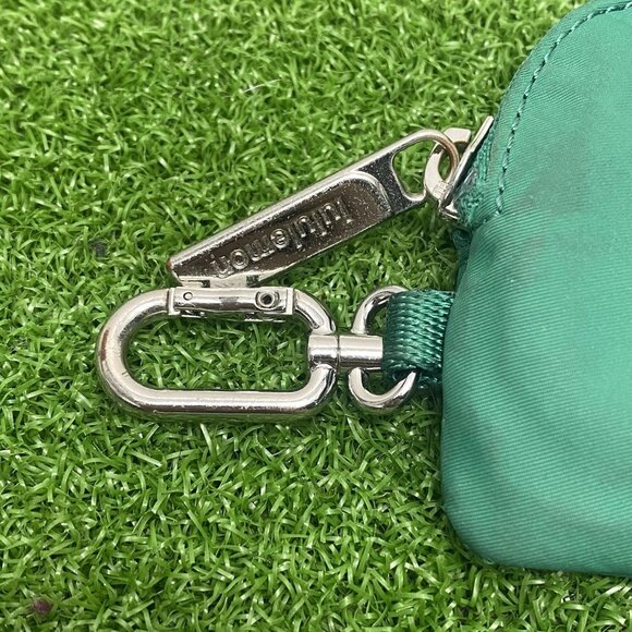 Lululemon Athletica Clipable Green Coin Pouch Wallet Bag - Picture 3 of 4
